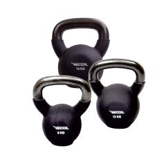 Tre kettlebells i olika storlekar (8 kg, 12 kg, 20 kg) med neoprenklädsel från Master Fitness.
