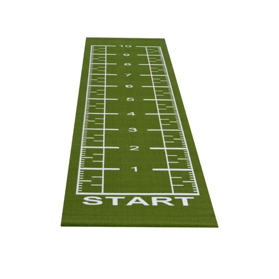 Grön konstgräsmatta med numrering från 1 till 10 och tydlig startyta.
