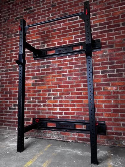 Recoil Rack Fällbart Svart Premium med Backboard – hopfällbart väggmonterat rack för hemmagym och kommersiell användning