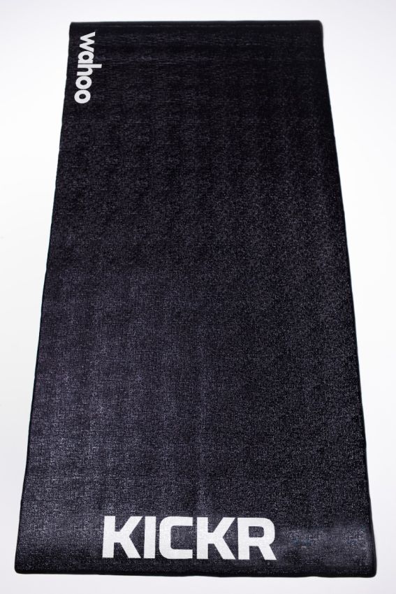 Underlagsmatta från Wahoo för Kickr trainer, tillverkad i PVC och mått 91 x 198 cm.